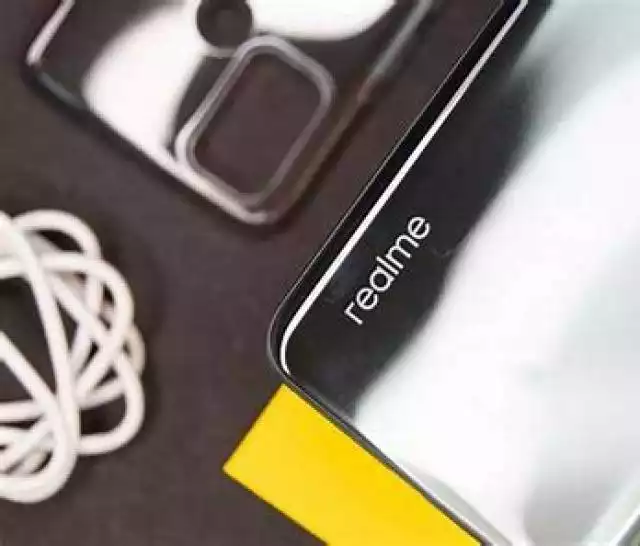 Realme wprowadza na rynek  nowe smartfony  w custom_label_3