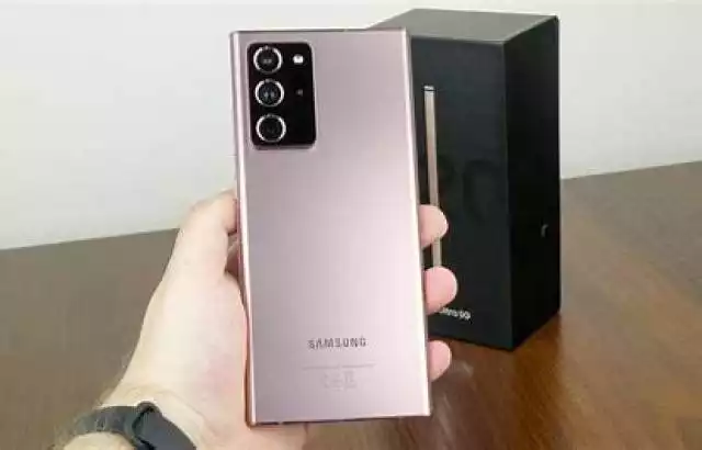 Samsung Galaxy A52s 5G z wyświetlaczem 120 Hz w producer