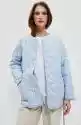 Pikowana kurtka damska w kolorze jasnoniebieskim z paskiem (jasnoniebieski)