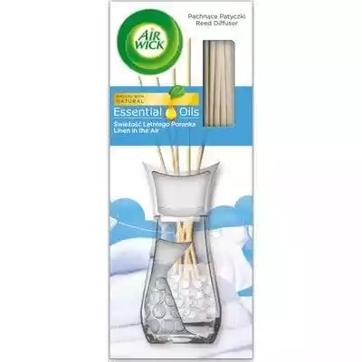 Patyczki zapachowe marki AIR WICK. W szklanym pojemniku o pojemności 30 ml znajduje się zapach Świeżość letniego poranka.