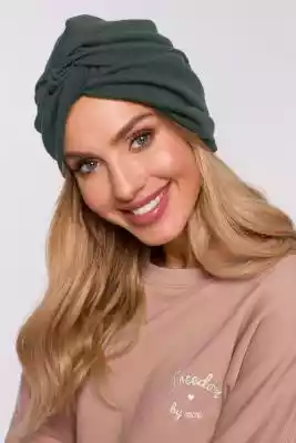 Lekka,  dzianinowa czapka z charakterystycznym splotem w fasonie turbanu to doskonałe uzupełnienie każdej codziennej stylizacji,  zarówno wiosennej,  jak i jesiennej. Świetnie dopasowuje się do kształtu głowy,  zapewniając doskonałą ochronę przed chłodem oraz wysoki komfort noszenia nawet 