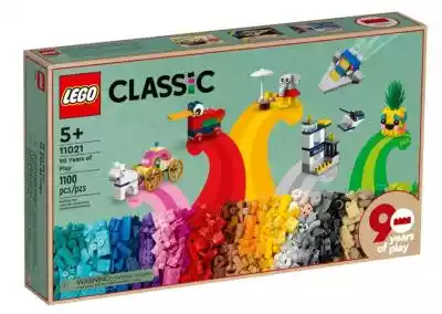 LEGO Classic 90 lat zabawy 11021  Dzieci,  dorośli i dziadkowie mogą czerpać radość podczas wielogodzinnej,  nostalgicznej zabawy zestawem LEGO® Classic 90 lat zabawy (11021). Zestaw ten stanowi hołd dla kreatywnej frajdy minionych czasów — zawiera wiele różnokolorowych klocków LEGO, 