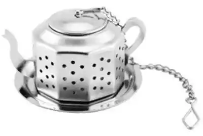 Zaparzacz do herbaty Sapore w kształcie czajnika z podstawką w kolorze srebrnym. Wykonany ze stali nierdzewnej.