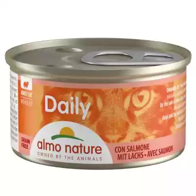 Almo Nature Daily Menu to karma mokra dla wszystkich kotów,  w mięsnych i rybnych wariantach,  serwowana w musie lub kawałkach. Cechuje się wyjątkowym smakiem i dobrą strawnością. Do jej produkcji wykorzystuje się wysokiej jakości składniki,  które są następnie gotowane w bulionie,  co poz