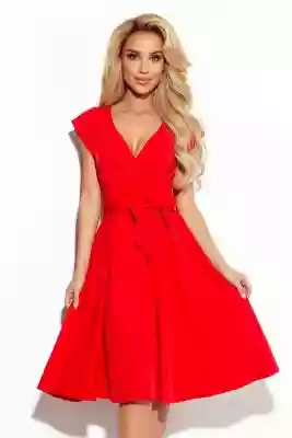 Scarlett - rozkloszowana sukienka z kopertowym dekoltem i paskiem. Uszyta z przyjemnego w dotyku materiału (95% poliester,  5% elastan). Kolor: czerwony. Marka numoco. Produkcja polska.  Scarlett - czerwona    Wymiary mierzone są na płasko - bez rozciągania materiału (+/- 2 cm) Modelka na 