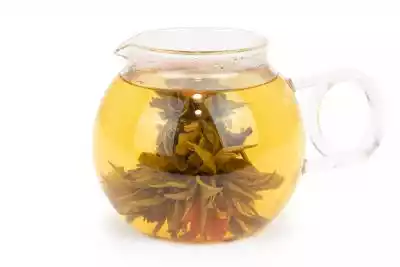 Jak by się Wam podobał dzbanuszek oświetlony promieniem miłości? Kwitnąca herbata Ray Love rozjaśnia każde serce. Tym razem liście herbaty związane tradycyjną metodą ożywiają kwiaty nagietka. Po wlaniu gorącej wody powoli rozwija się zielono-pomarańczowy pąk. Chwila skupionej uwagi to niew