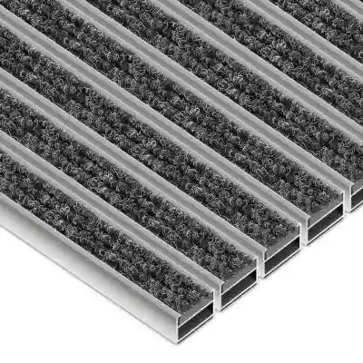 Opis produktuClean Ryps to wewnętrzna wycieraczka aluminiowa z osuszającymi wkładami czyszczącymi osadzonymi w profilach aluminiowych. Cechuje się wysoką wytrzymałością,  a przede wszystkim odpornością są na ścieranie i wygniatanie. Całość wycieraczki połączona jest przy pomocy nierdzewnyc